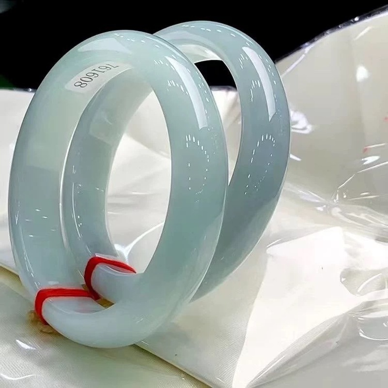Bracelet en jadéite verte clai - Lighting avis et prix